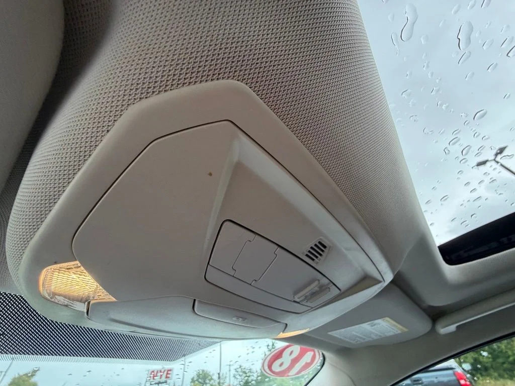 Used 2018 Red Ford SEL image 17
