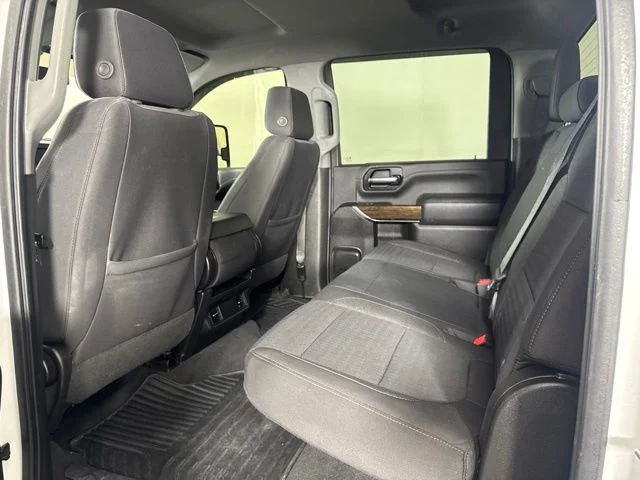 Used 2022 White GMC SLE image 12