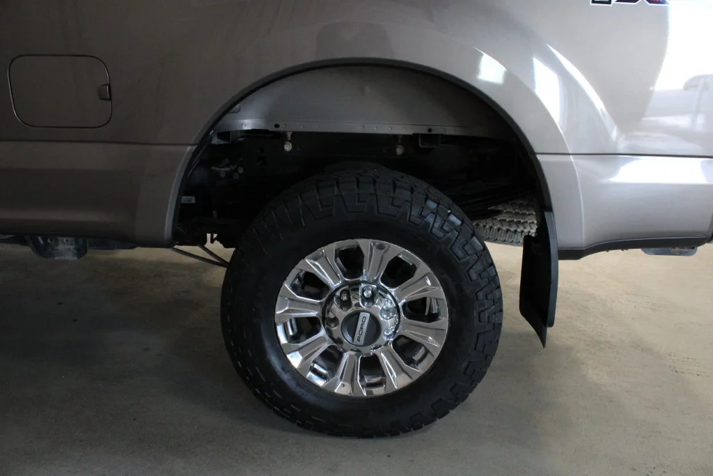 Used 2019 Gray Ford XLT image 27