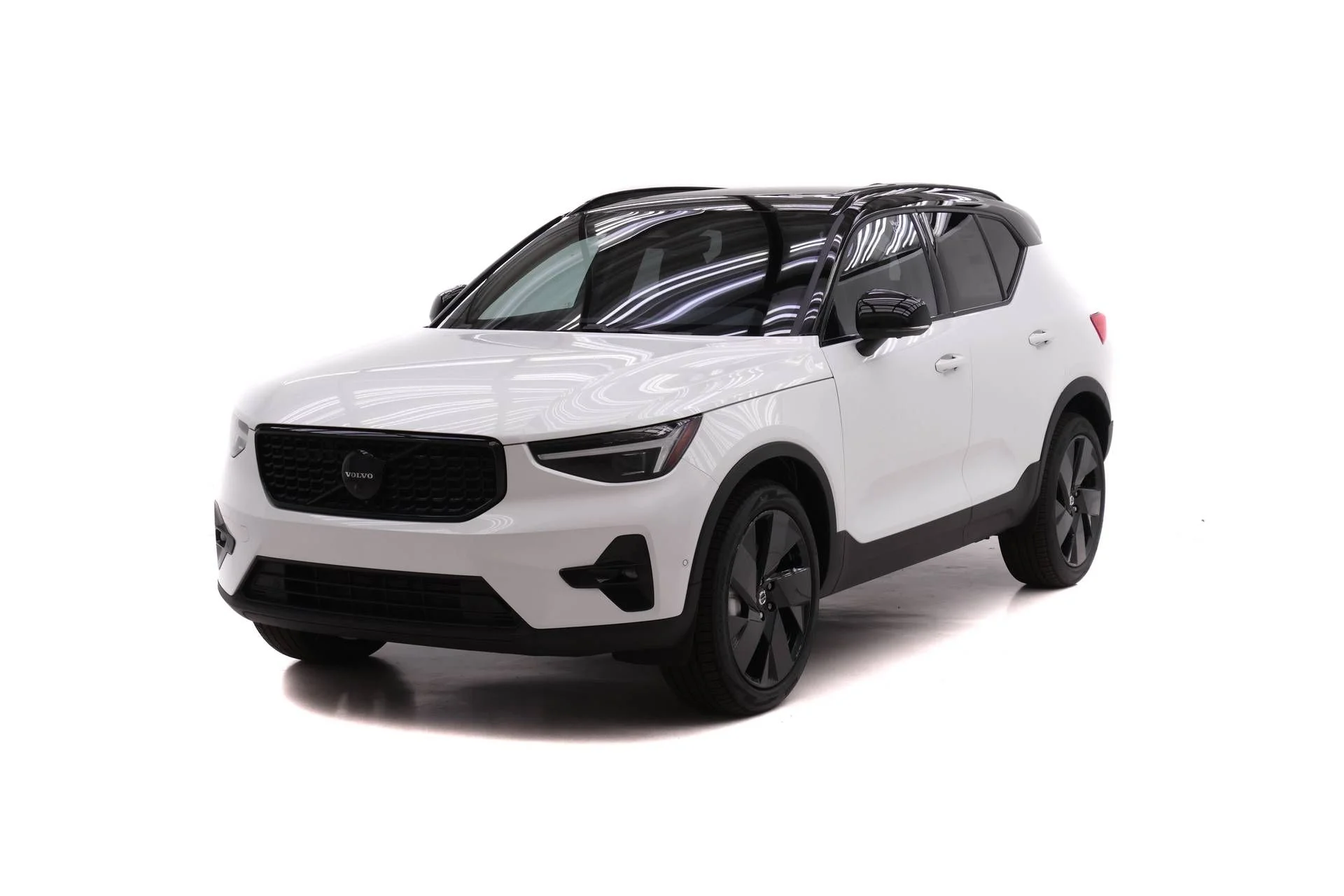 2026 Volvo XC40 B5 Ultra Ultra Black Edition AWD's photo