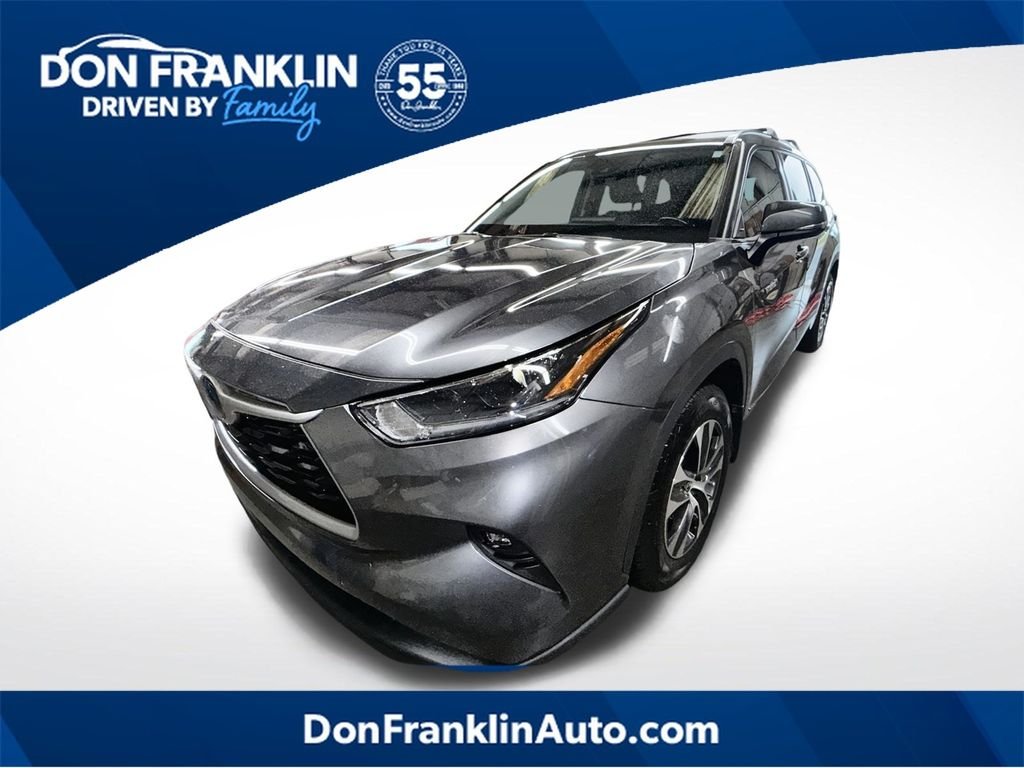 2021 Toyota Highlander XLE Hybrid 4x4's photo
