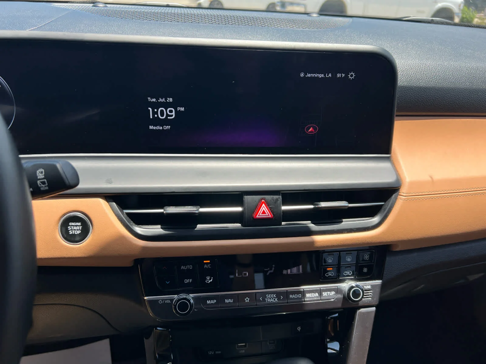 Used 2024 Gravity Gray Kia EX image 8
