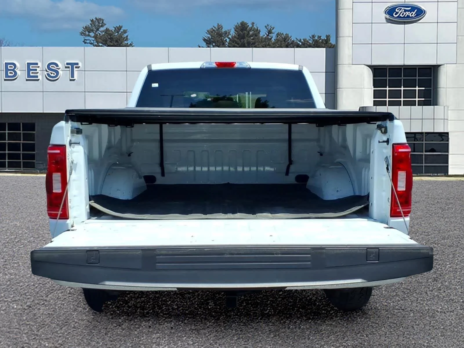 Used 2023 Oxford White Ford XLT image 6