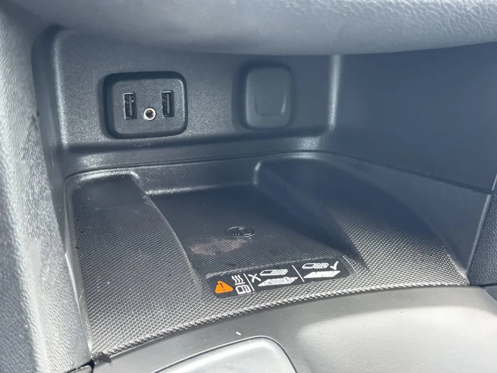 Used 2018 CAJUN RED TINTCOAT Chevrolet Premier image 31