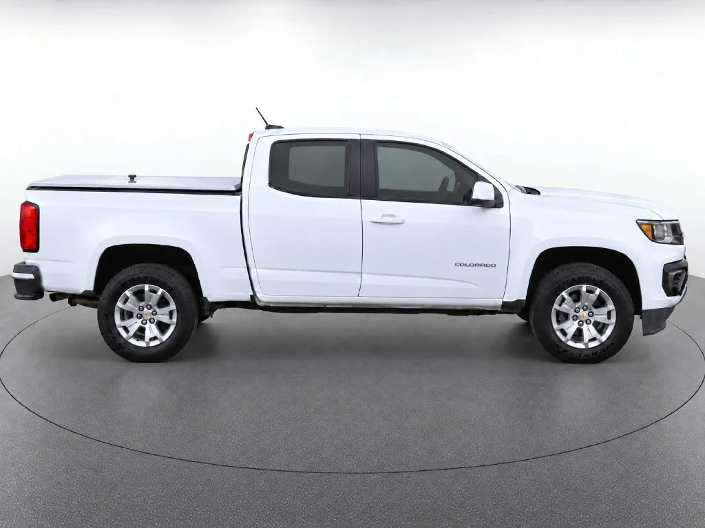 Used 2022 White Chevrolet LT image 8