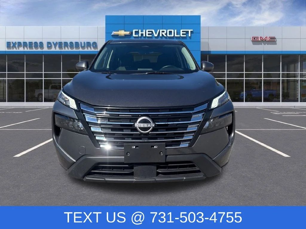Used 2025 Gray Nissan SV image 2