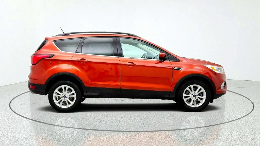 Used 2019 Sedona Orange Metallic Ford SEL FWD image 4