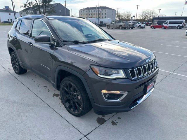 Used 2018 Gray Jeep Limited image 4