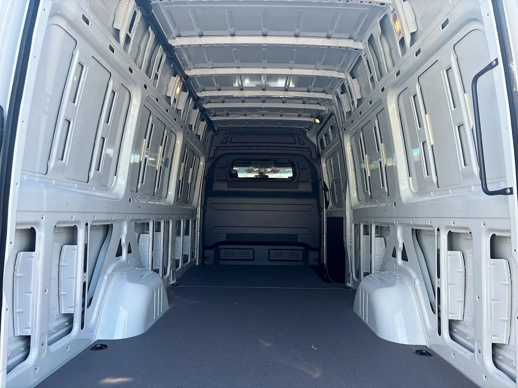 New 2025  Mercedes-Benz Cargo 170 WB image 34