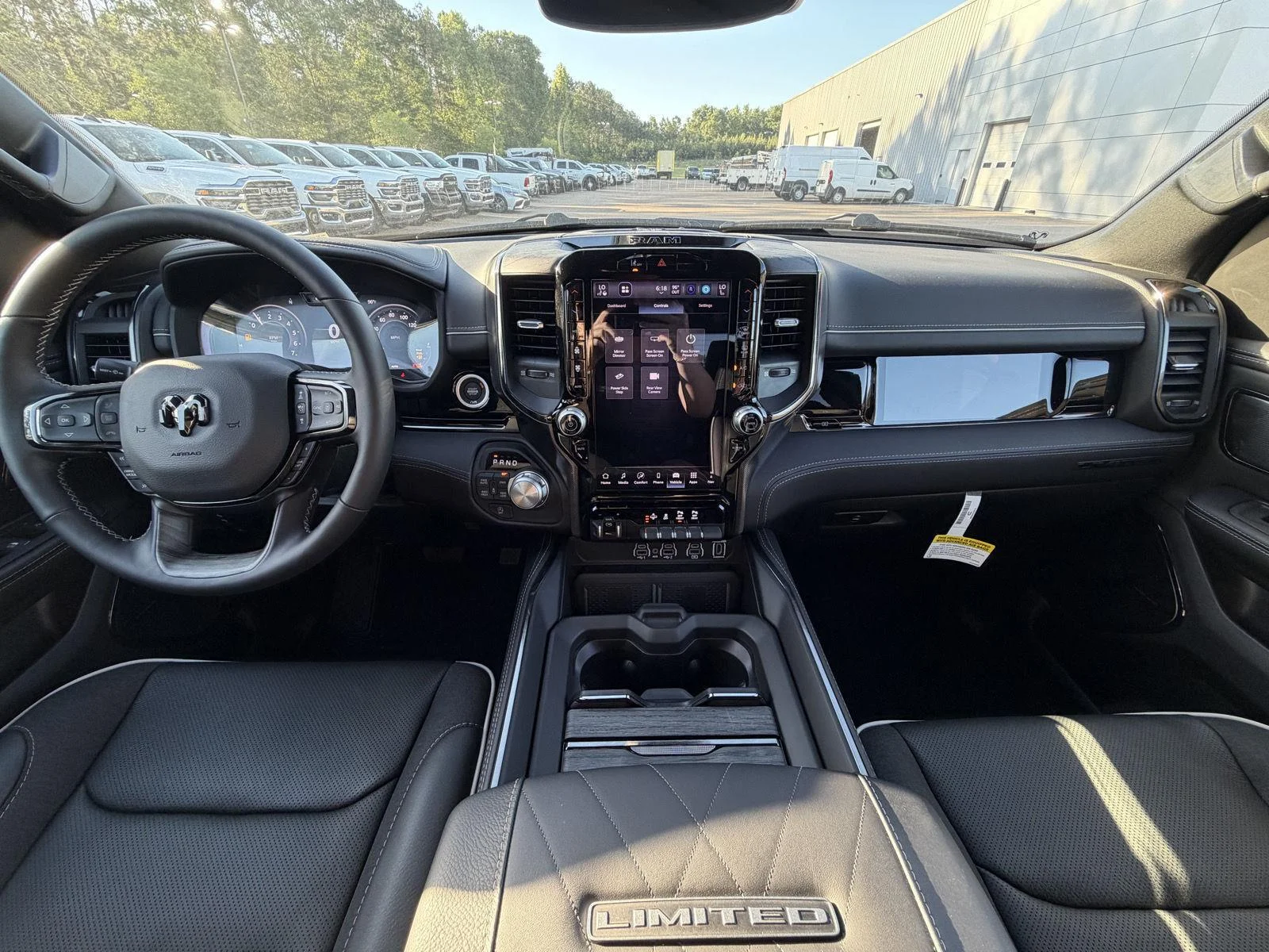 New 2026 Diamond Black Crystal Pearl-Coat Exterior Paint RAM Limited image 8