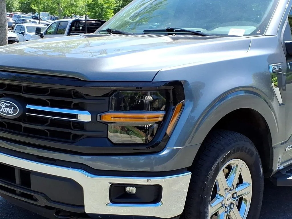 Used 2025 Gray Ford XLT image 26