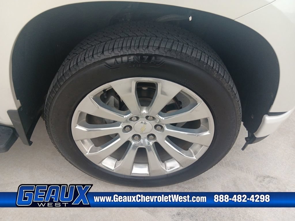 Used 2019 IRIDESCENT PEARL TRICOAT Chevrolet High Country image 15