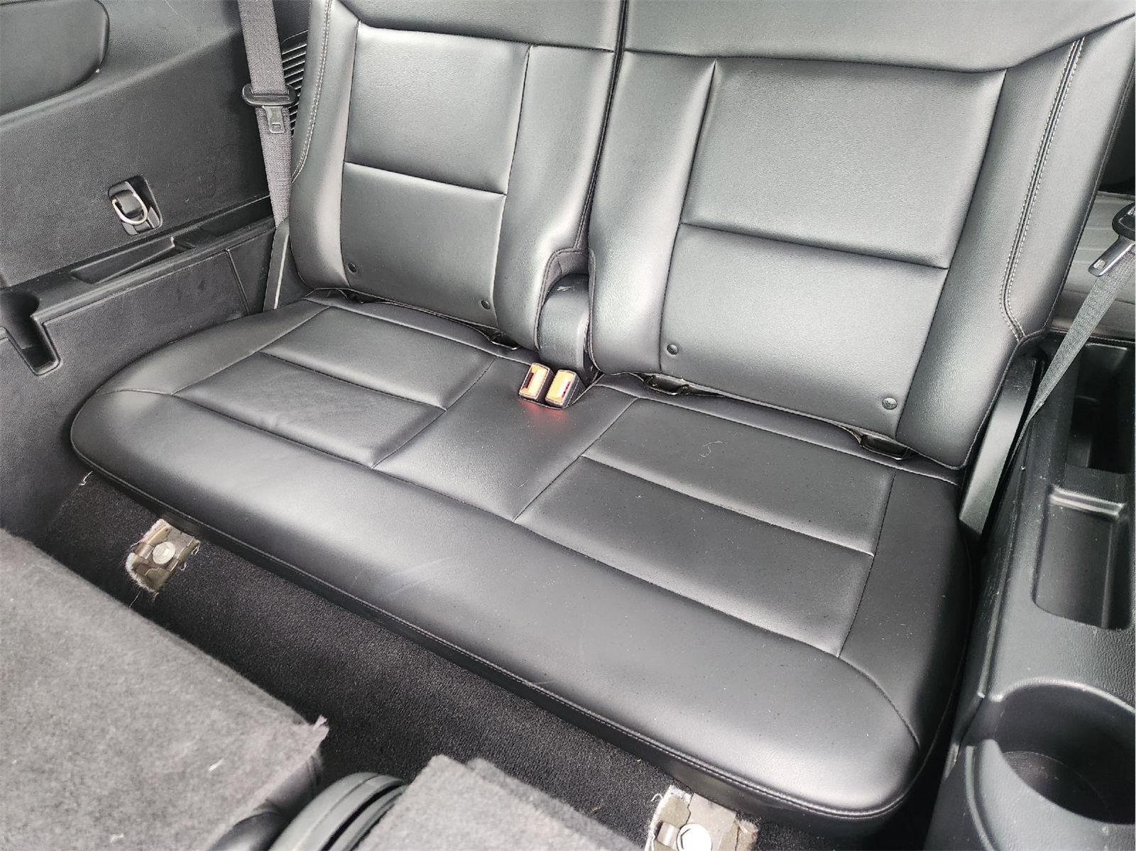2023 Ford Explorer photo 31 of 34
