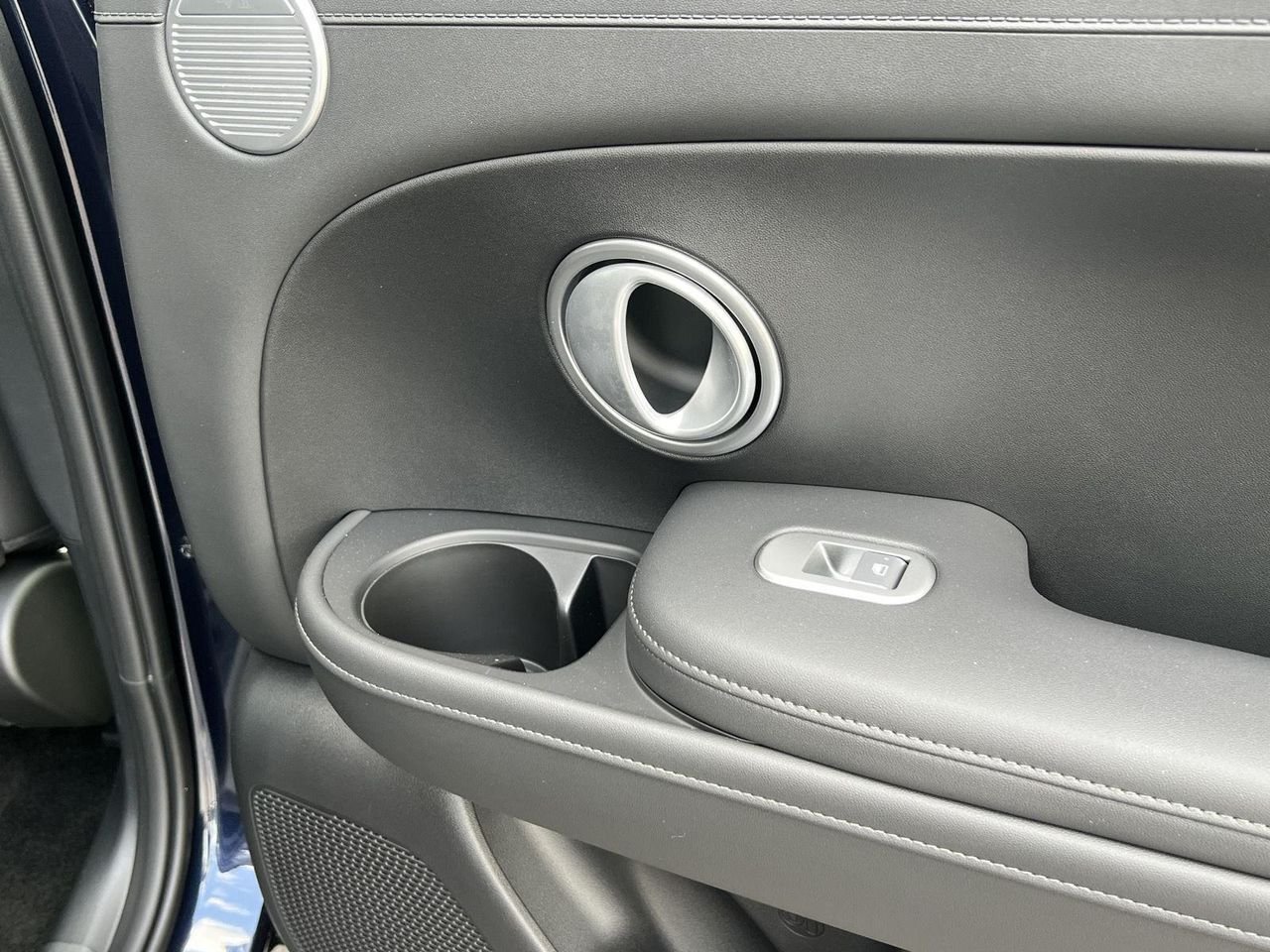New 2026 Classy Blue Pearl Hyundai SEL Premium 8P image 23