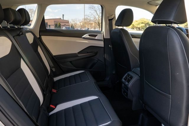 2025 Volkswagen Taos SEL - Photo 12