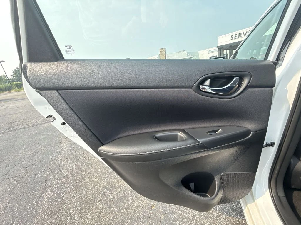 Used 2016 White Nissan S image 20