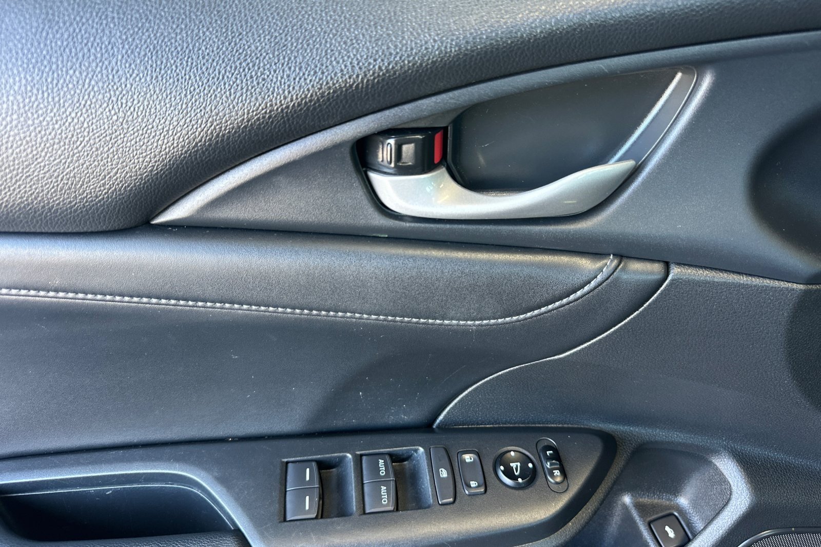 Used 2020 BLACK Honda Touring image 10
