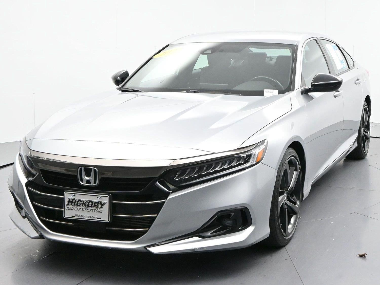 Used 2022 Lunar Silver Metallic Honda Sport image 3
