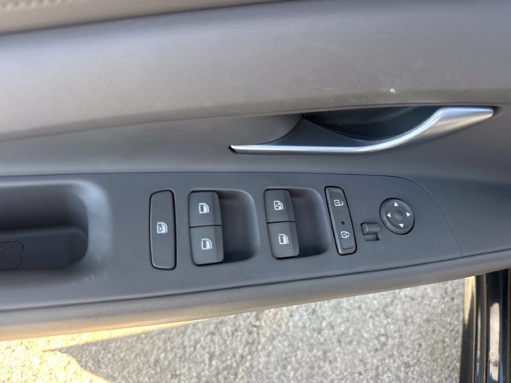 Used 2023 Phantom Black Hyundai SEL image 40