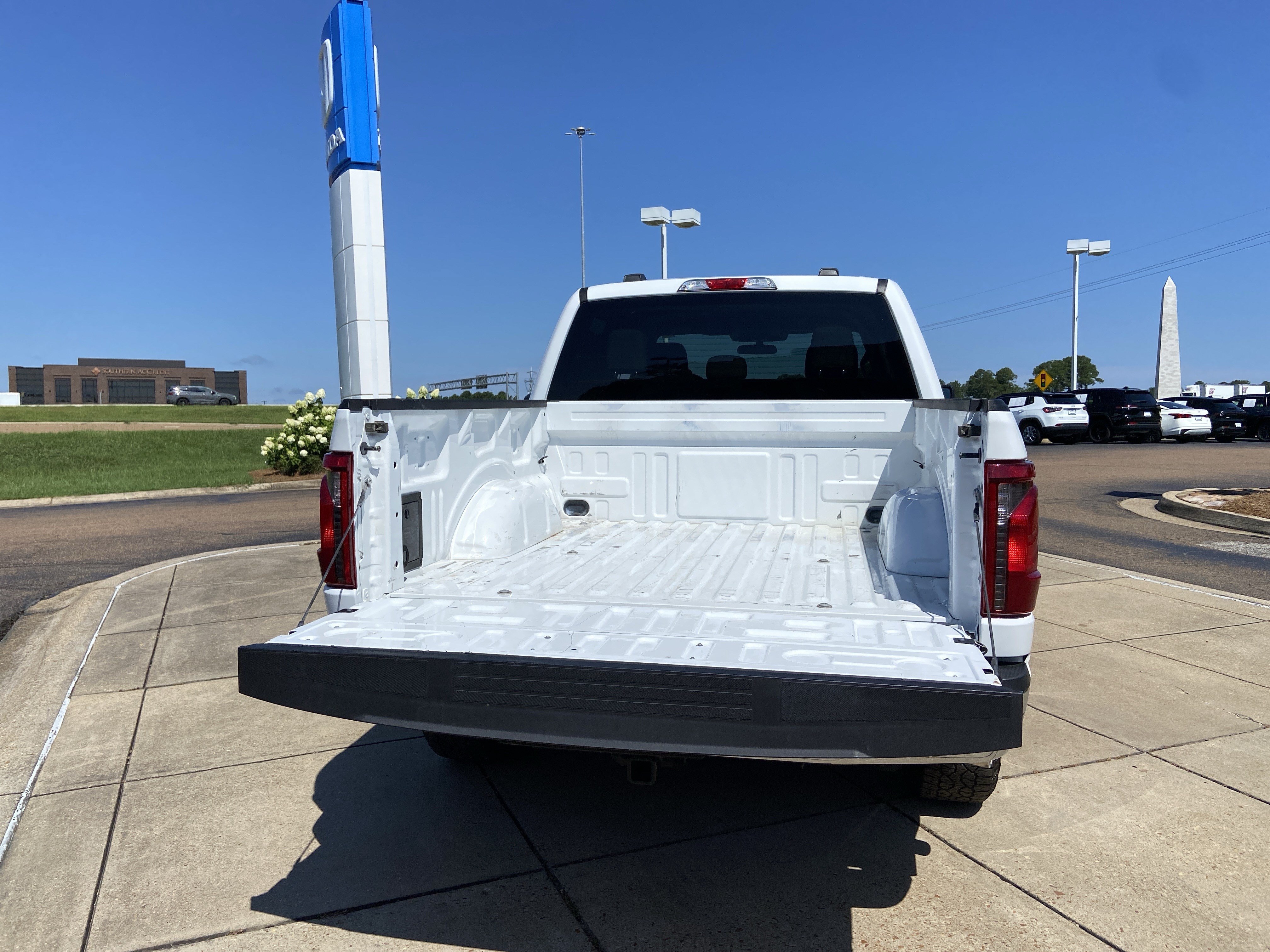2025 Ford F-150 XLT - Photo 26