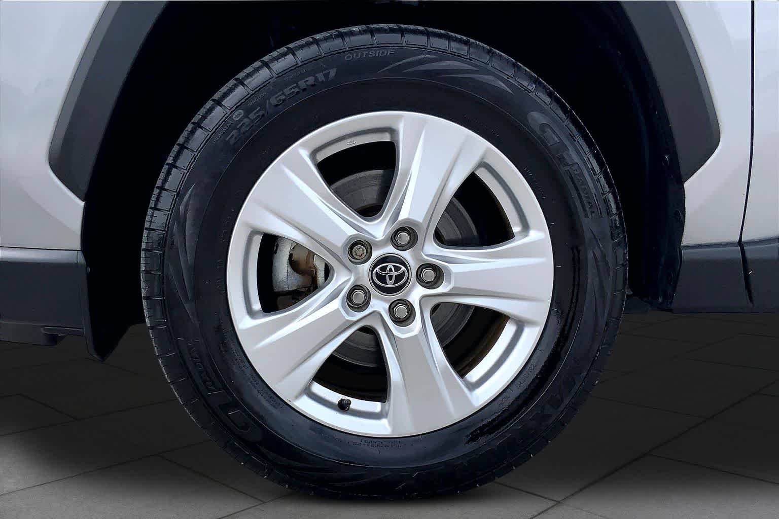 Used 2020 Silver Sky Metallic Toyota Hybrid XLE image 11