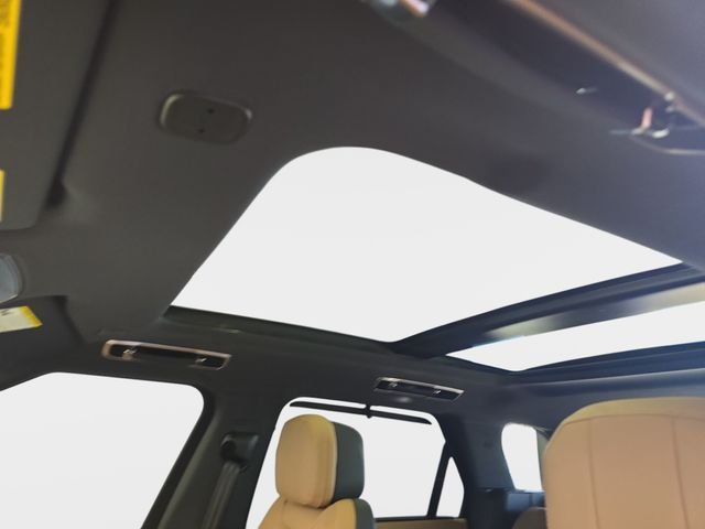 New 2026 British Racing Green Land Rover Dynamic SE image 20