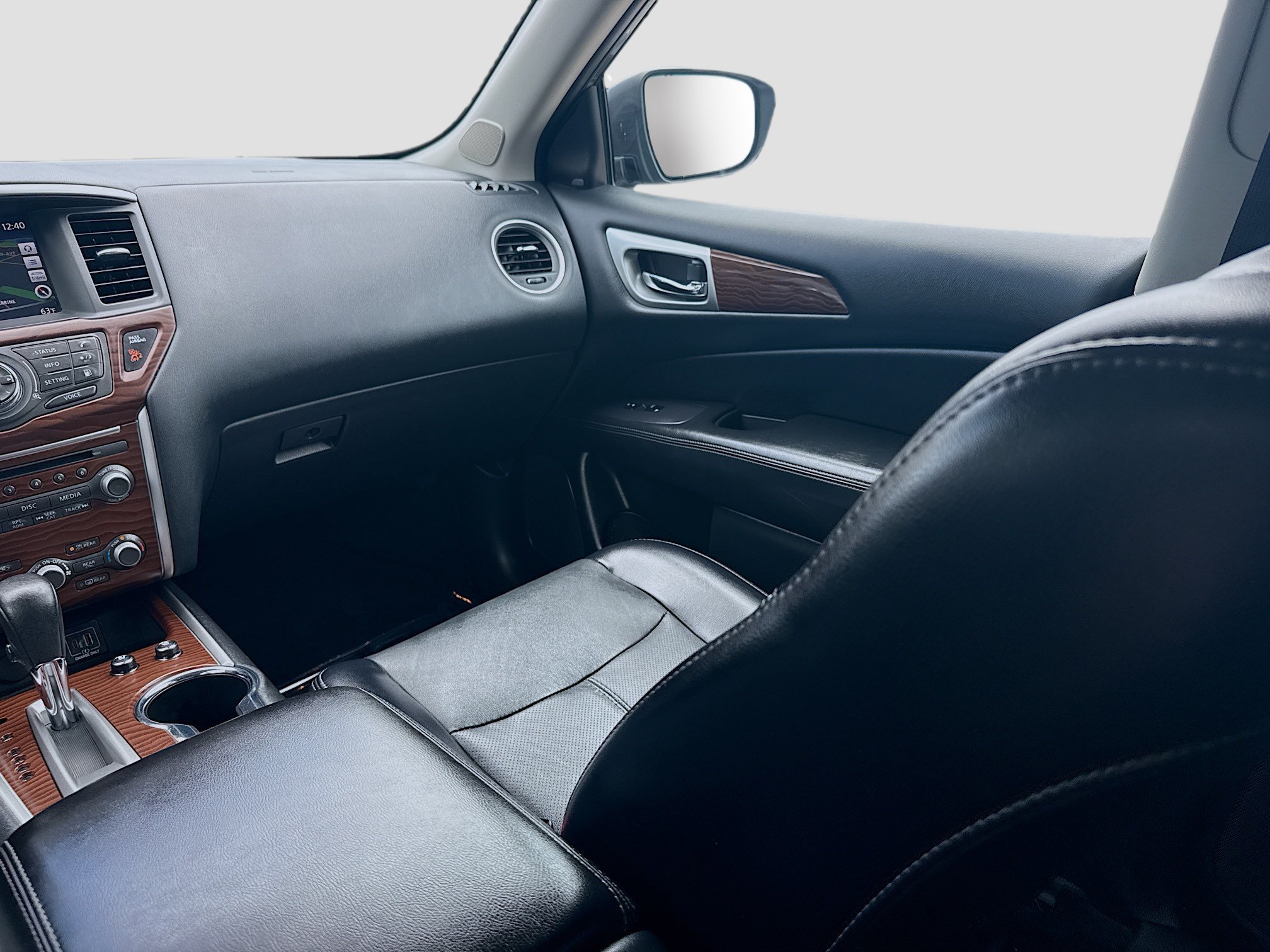 Used 2020 Gun Metallic Nissan Platinum image 20