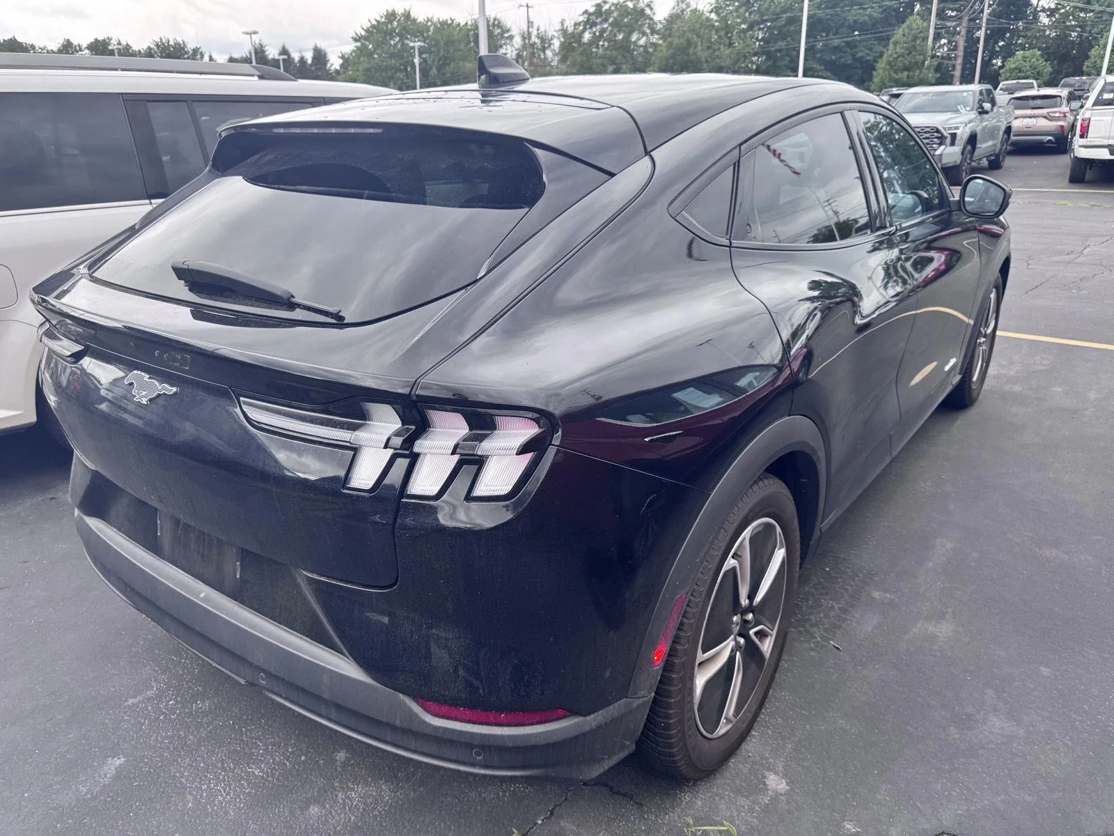 Used 2022 Shadow Black Ford Select image 4
