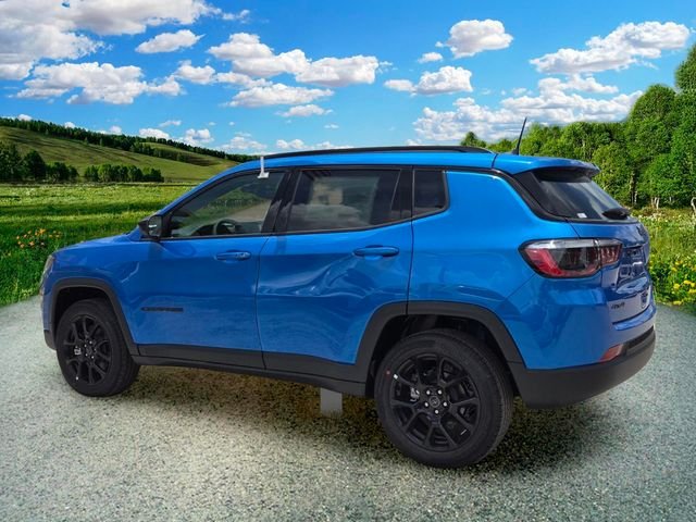New 2026 Hydro Blue Pearlcoat Jeep Latitude image 4
