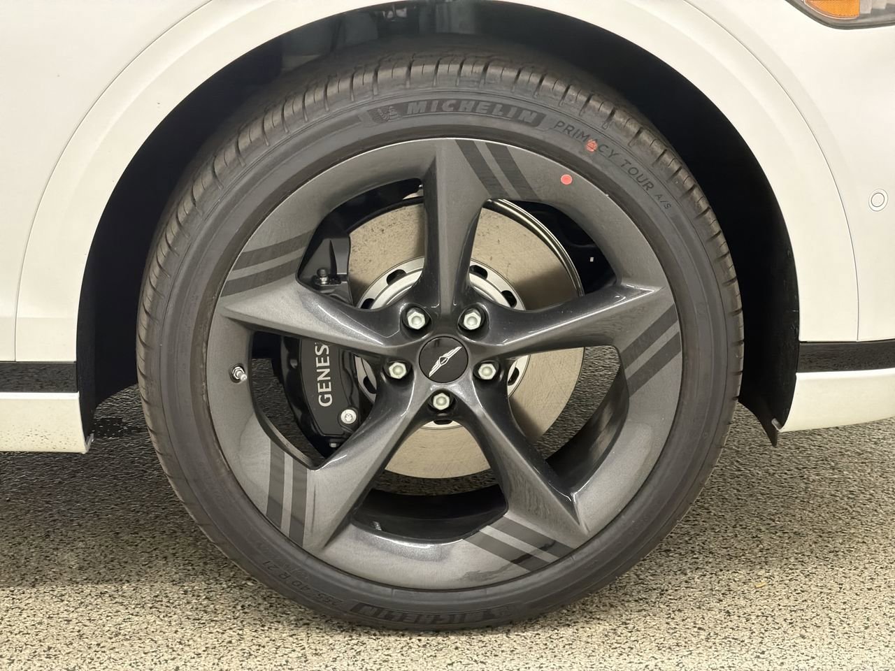 New 2026 Uyuni White Genesis 2.5T SPORT PRESTIGE image 10