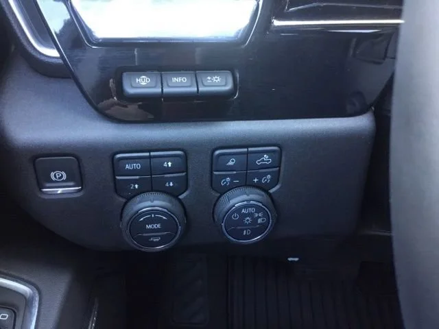 2025 Chevrolet Silverado 1500 LTZ - Photo 11