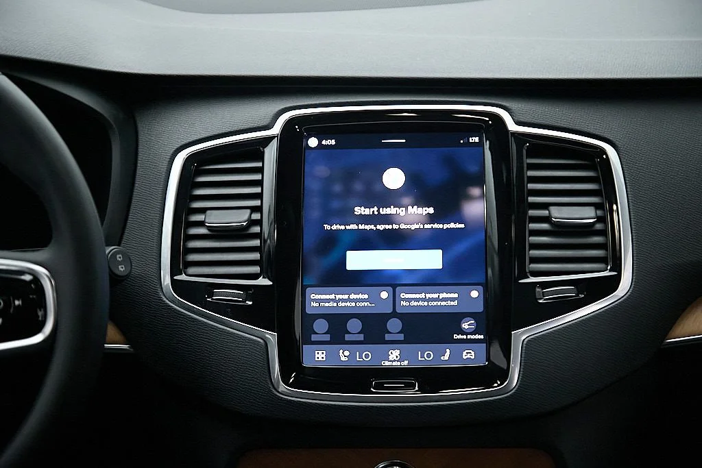 Certified Used 2024 Platinum Grey Volvo Plus image 28
