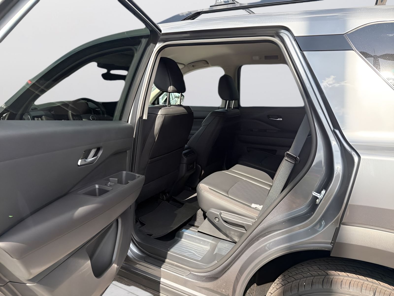 New 2026 Gray Nissan SL image 19