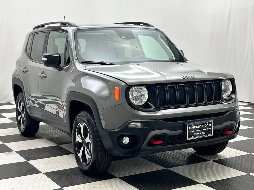 Used 2022 Gray Jeep Trailhawk image 2