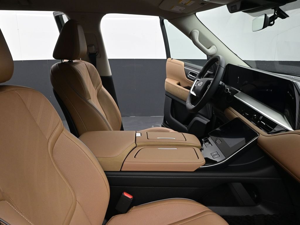 New 2026 Black INFINITI LUXE image 18