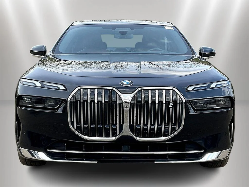 Used 2023 BMW i7 Base with VIN WBY53EJ07PCM35517 for sale in Naperville, IL