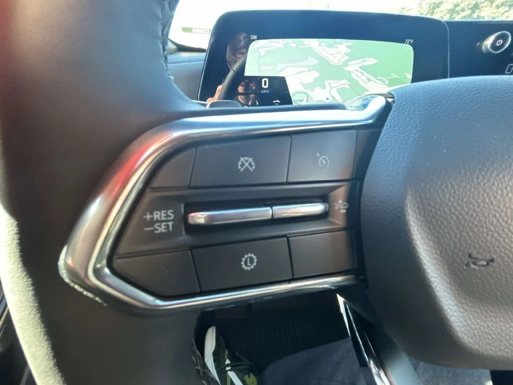 2027 Chevrolet Equinox LT - Photo 25