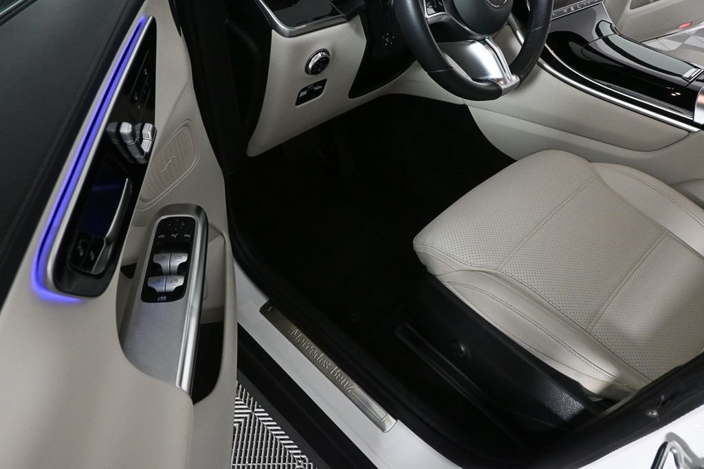Certified Used 2023 White Mercedes-Benz GLC 300 image 7