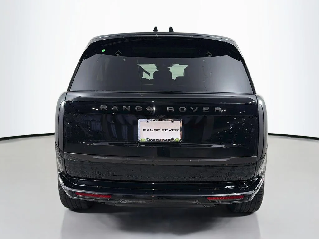 New 2026 Santorini Black Land Rover SE 7 Seats image 6