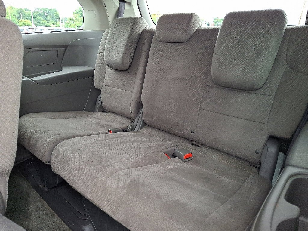 Used 2016 Gray Honda SE image 12