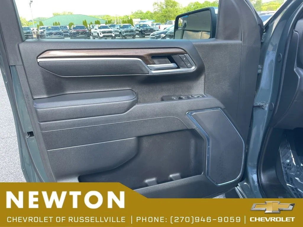 Used 2025 Cypress Gray Chevrolet LT image 7