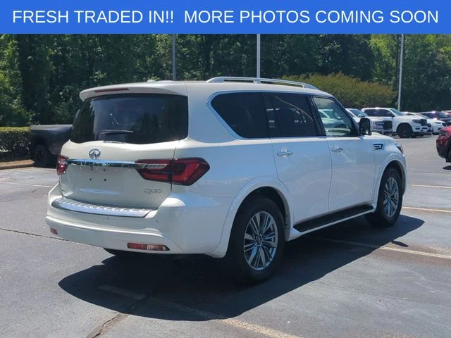 Used 2023 White INFINITI LUXE image 5