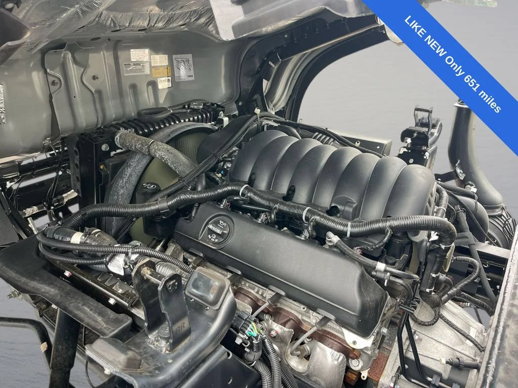 Used 2024 Arc White Chevrolet 1WT image 22