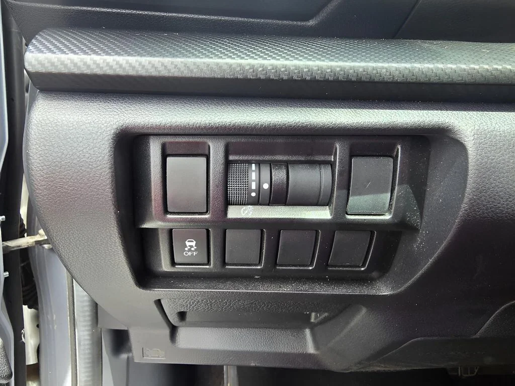 Used 2022 Ice Silver Metallic Subaru Base image 25