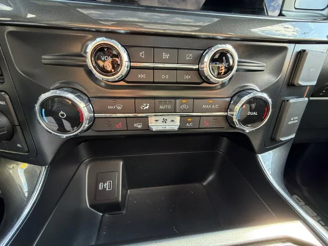 Used 2022 Gray Ford XLT image 18