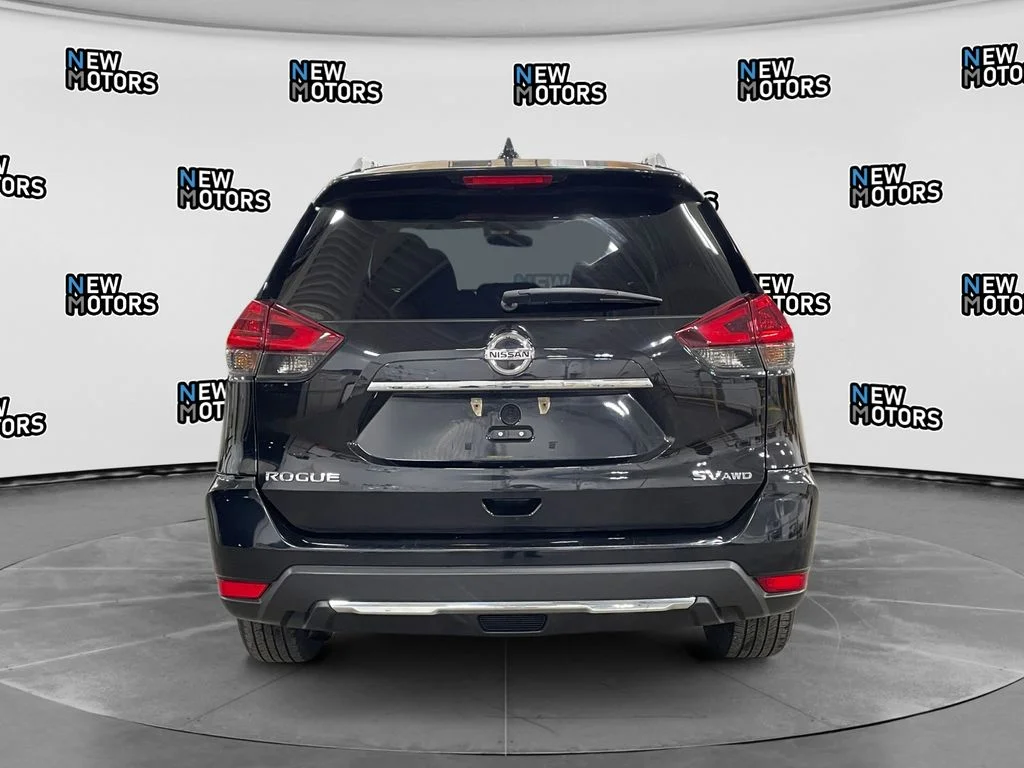 Used 2018 Magnetic Black Nissan SV image 4