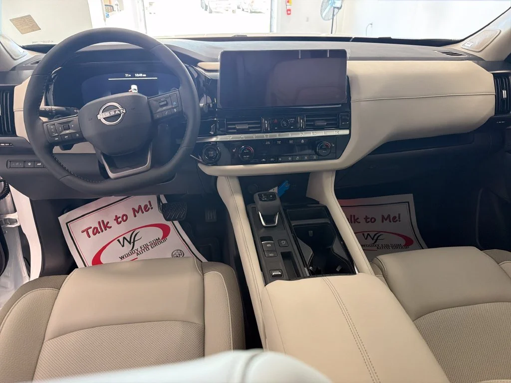 New 2026 Everest White Pearl TriCoat Nissan SL image 13