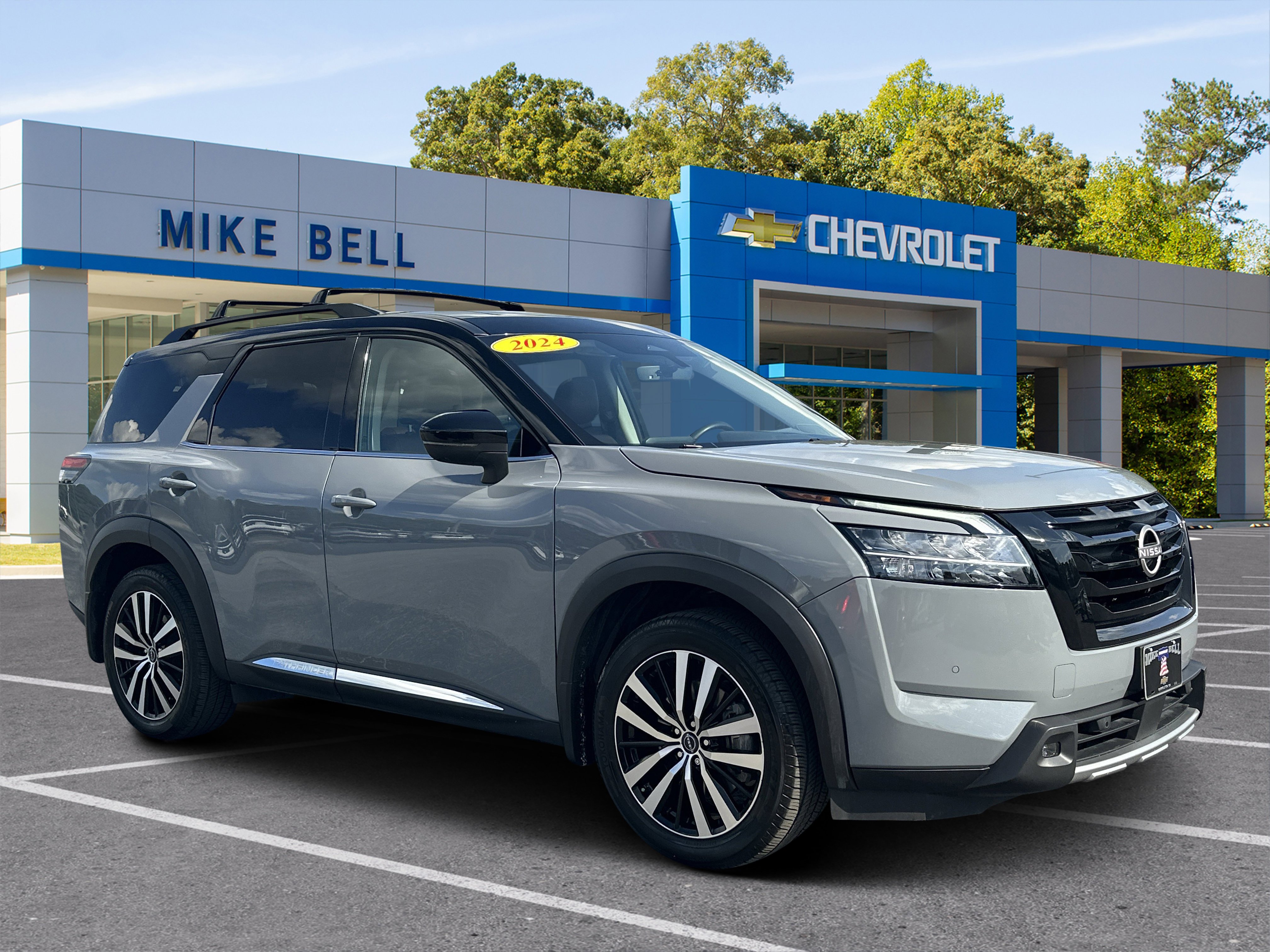 2024 Nissan Pathfinder Platinum 4WD's photo