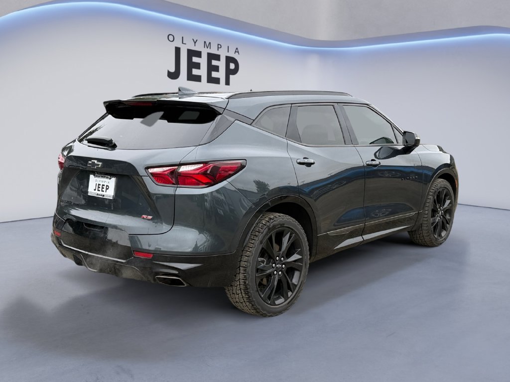 Used 2019 Gray Chevrolet RS image 6
