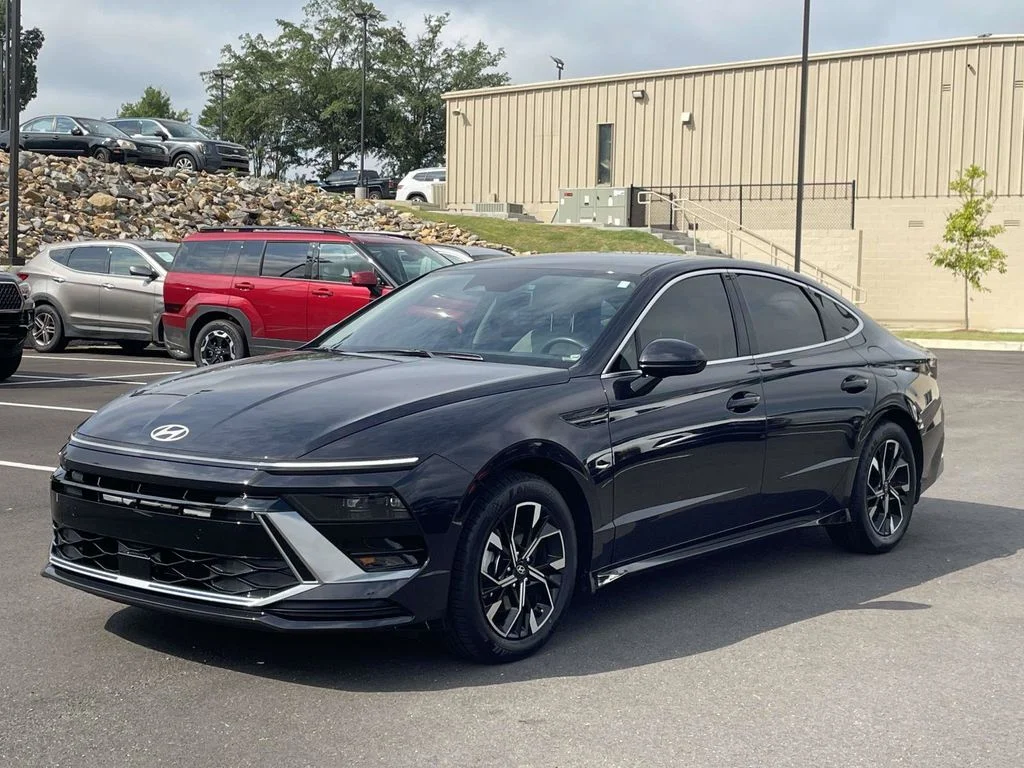 Certified Used 2024 Blue Hyundai SEL image 7
